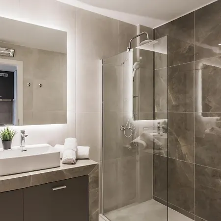 Wyz Aparthotel *